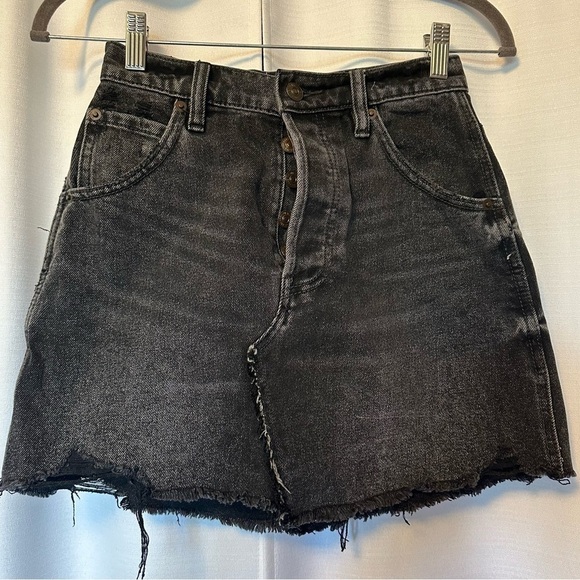 We The Free by Free People BREA CUT OFF DENIM SKIRT SIZE 24 Black Distressed - Picture 3 of 13